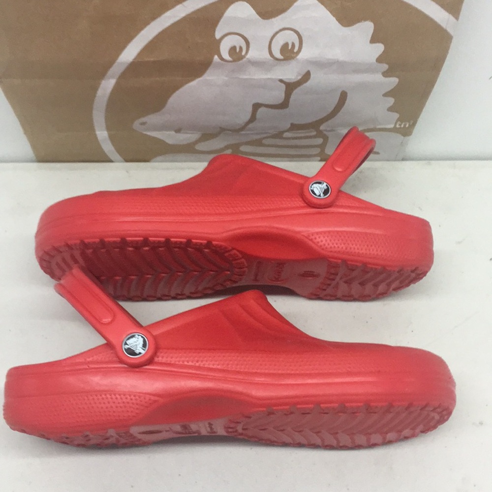 🚨CROCS 🚨 - Picture 3 of 8